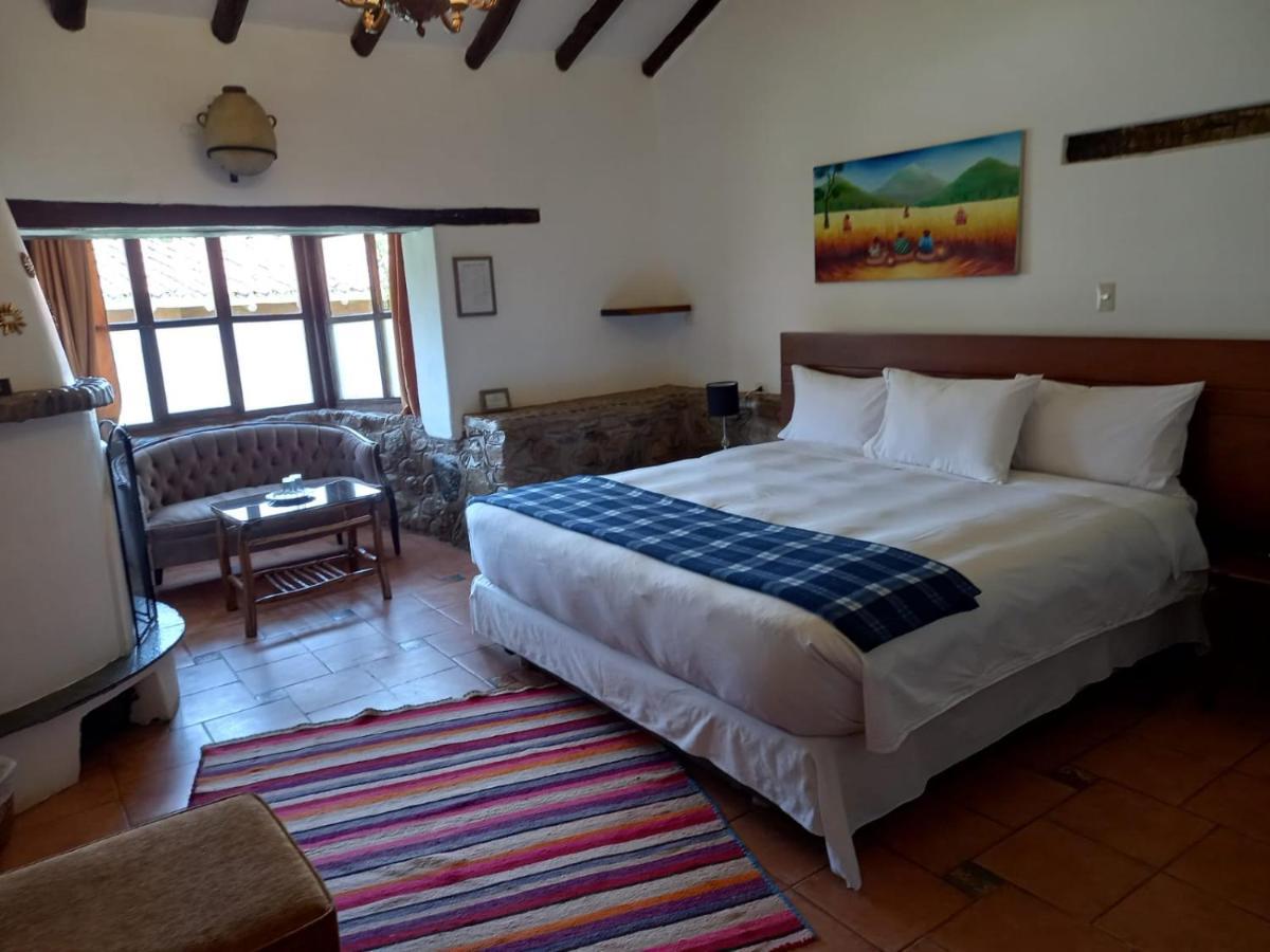 Lizzy Wasi Urubamba Hotel Exterior photo