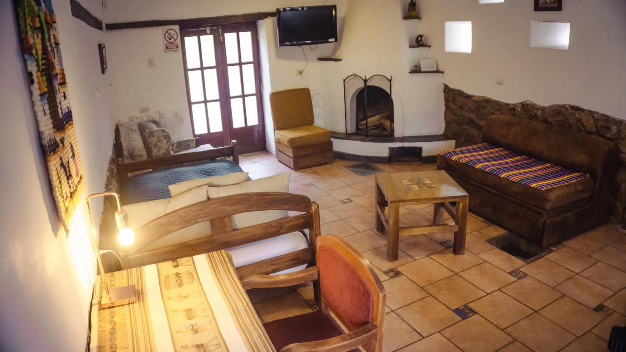 Lizzy Wasi Urubamba Hotel Exterior photo