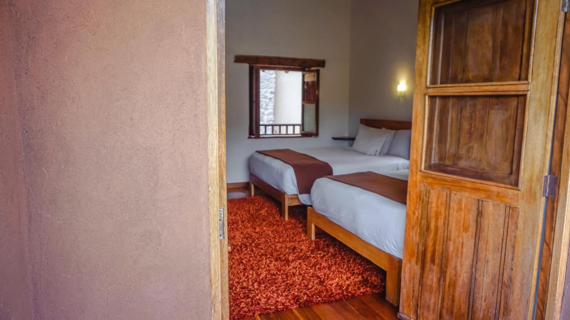 Lizzy Wasi Urubamba Hotel Exterior photo