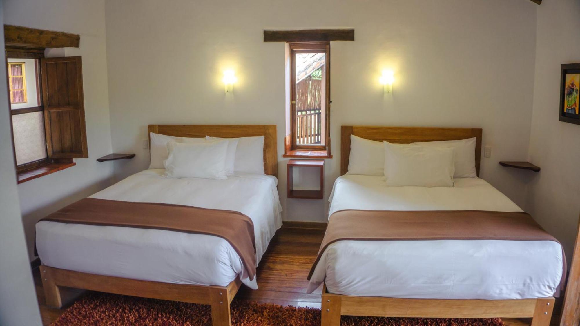 Lizzy Wasi Urubamba Hotel Exterior photo