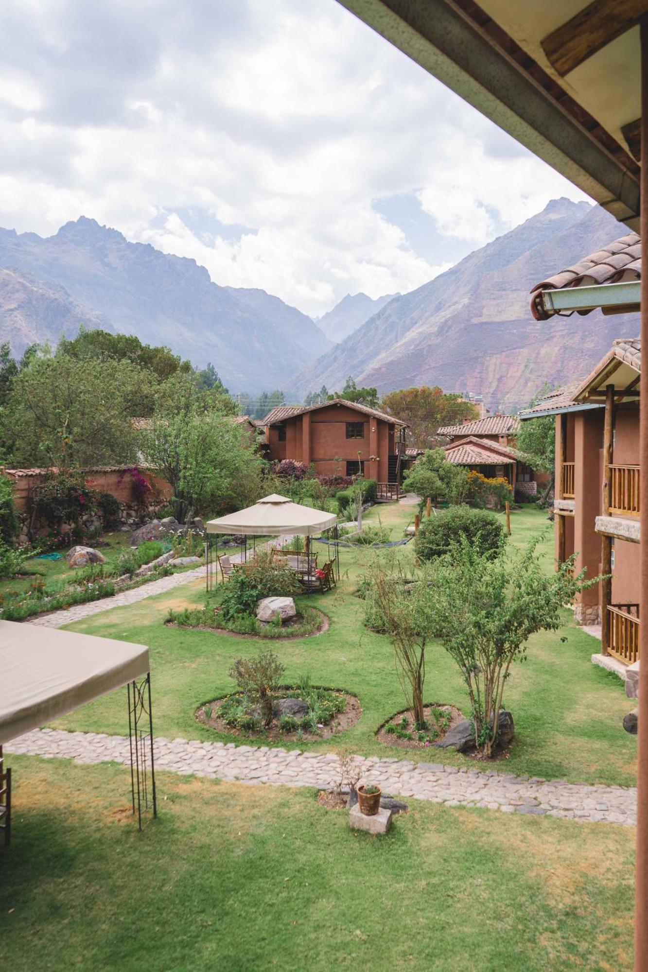Lizzy Wasi Urubamba Hotel Exterior photo