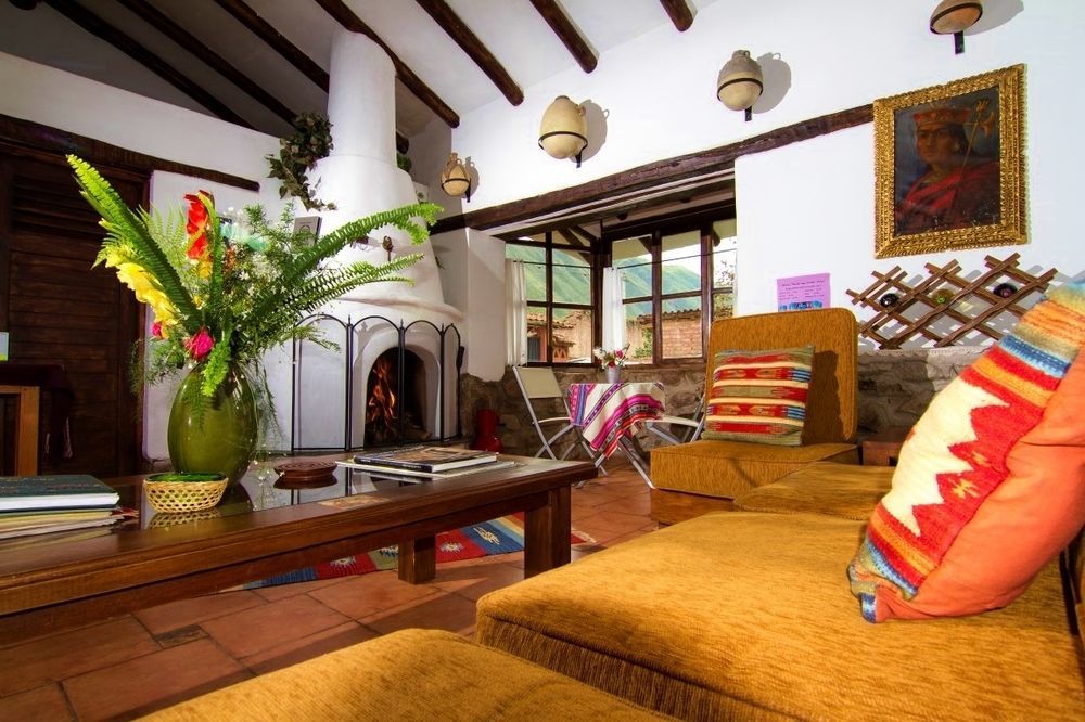 Lizzy Wasi Urubamba Hotel Exterior photo