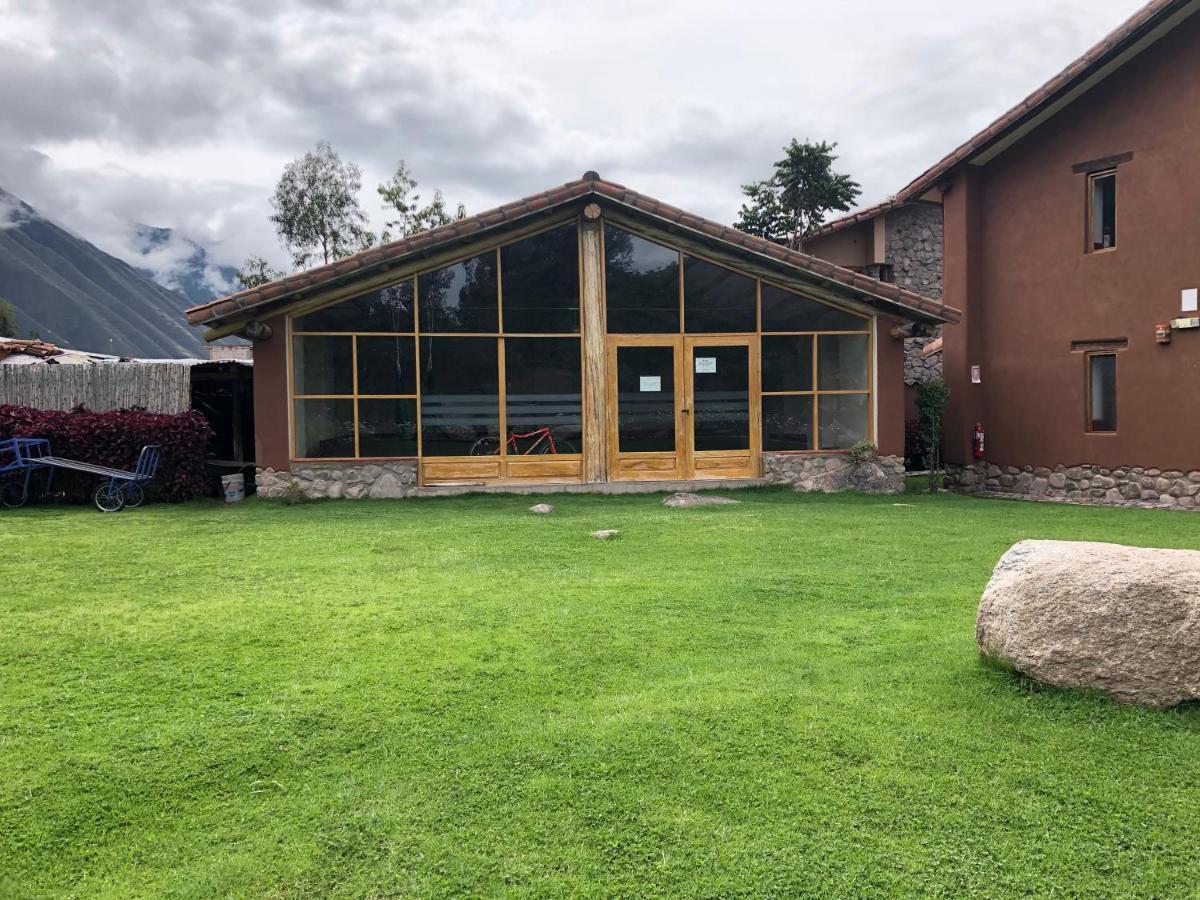 Lizzy Wasi Urubamba Hotel Exterior photo