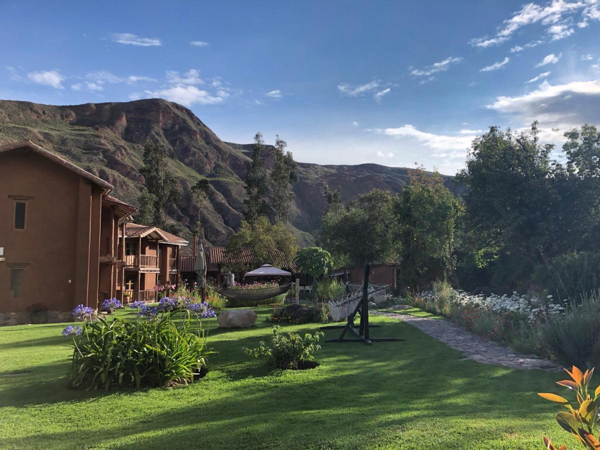 Lizzy Wasi Urubamba Hotel Exterior photo